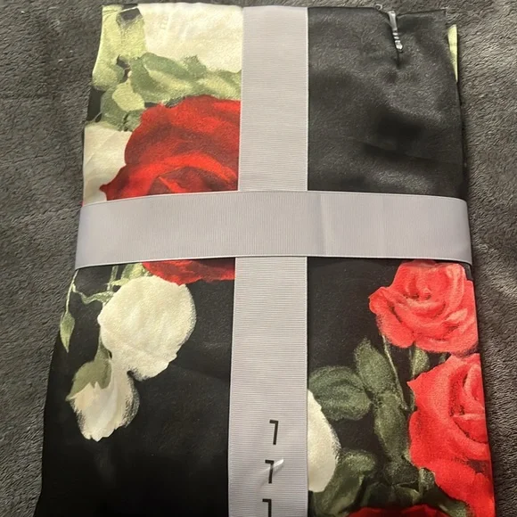 Pajama set - Picture 2 of 3